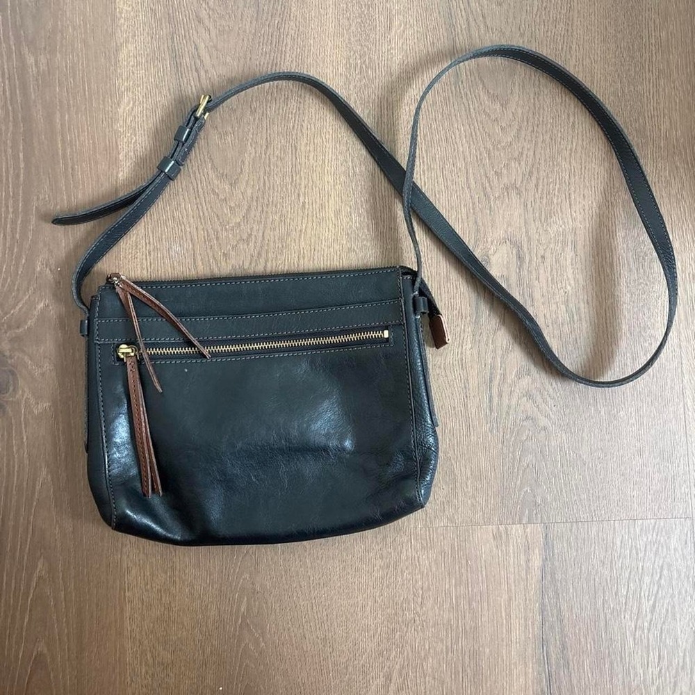 Fossil Black Leather Crossbody Bag Adjustable Strap Brown Trim Gold Hardware